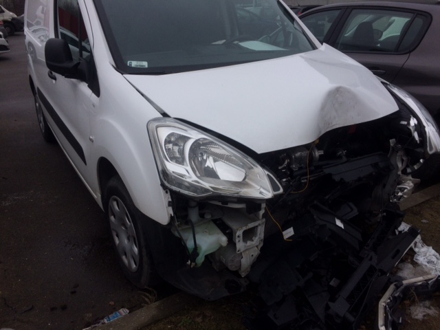 Peugeot Partner 1.6 HDI 12/2015 uszkodzony 13900zl