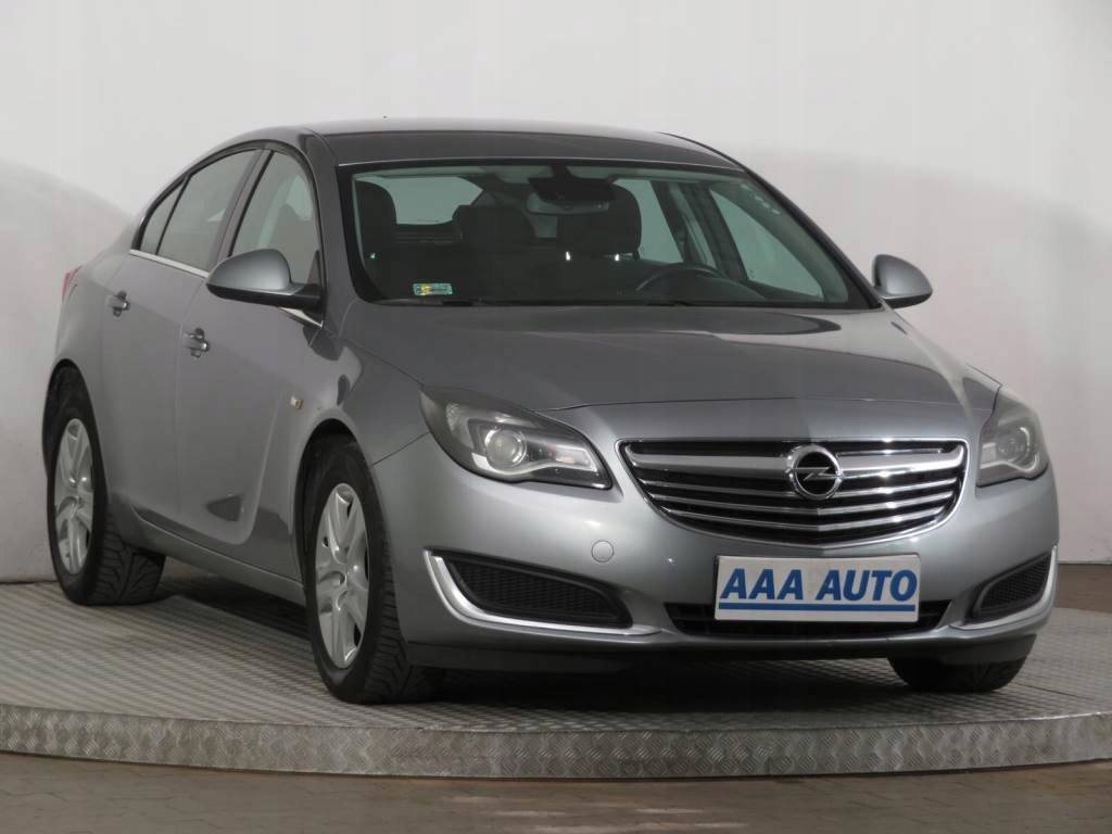 Opel insignia salon