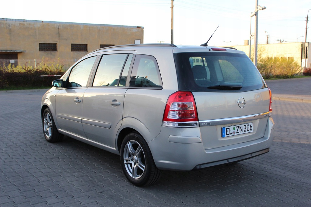 Opel zafira 2008 год