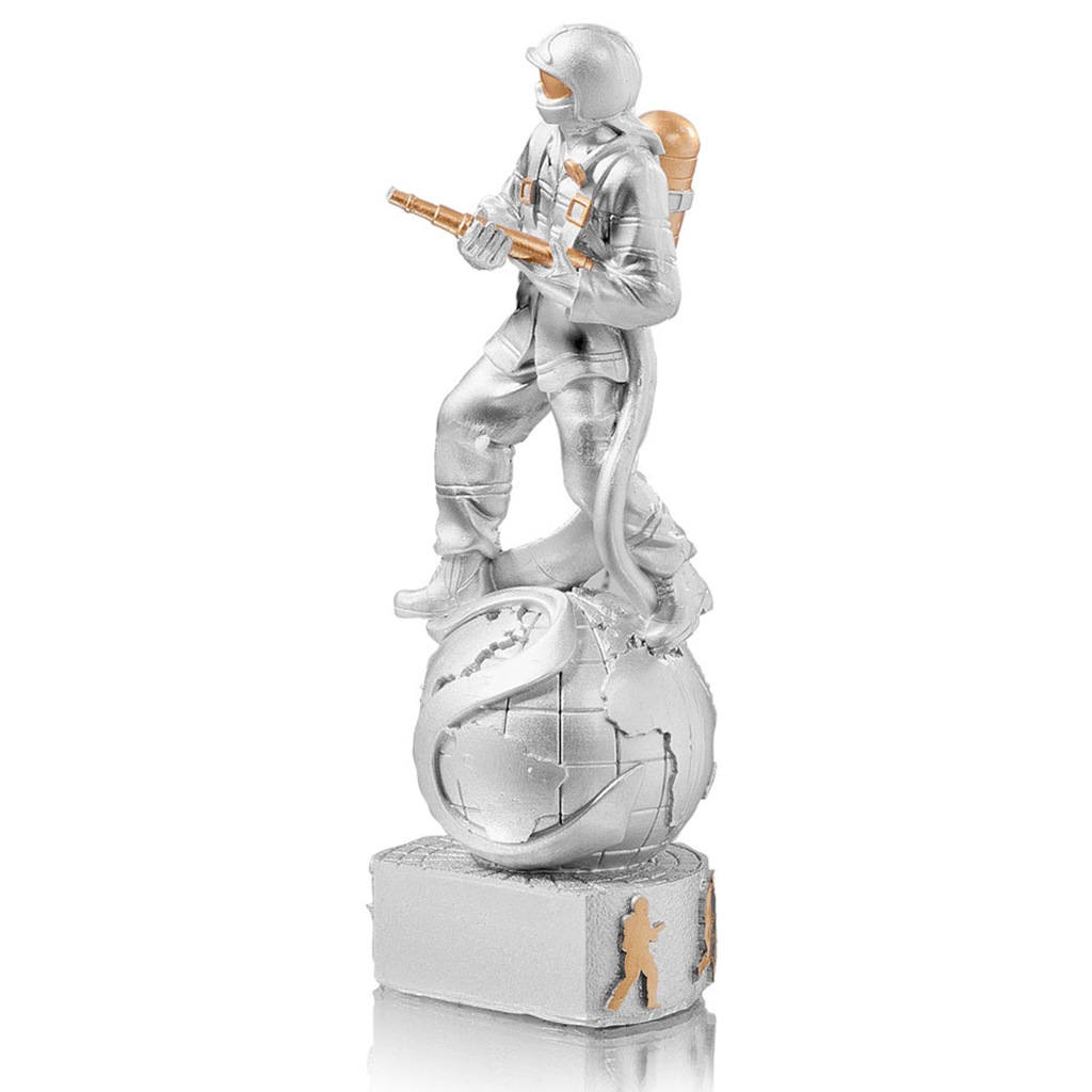 FIGURKA STATUETKA STRAŻAK ZAWODY STRAŻACKIE 20CM