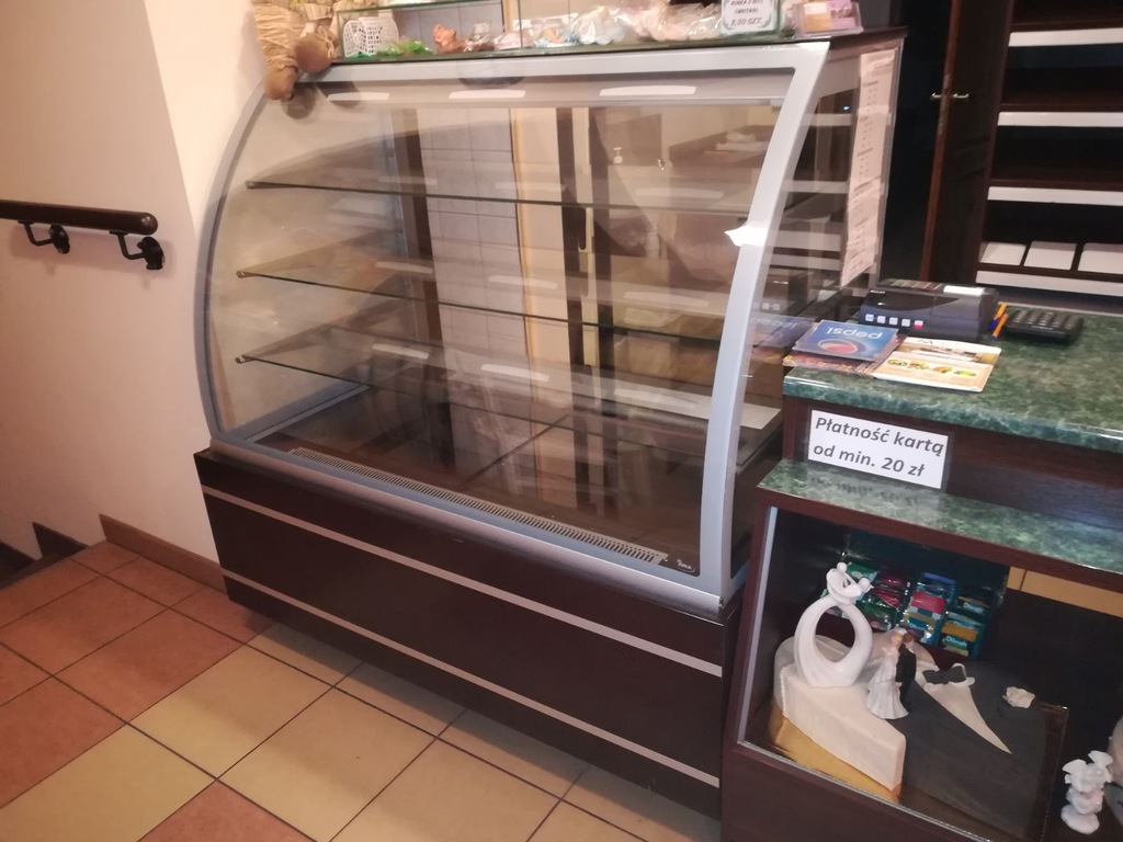Witryna cukiernicza chłodnicza JUKA CARMELLA 134