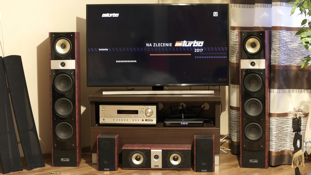 Kino domowe 5.1 M-AUDIO HRS-60 wysoki model (ONKYO