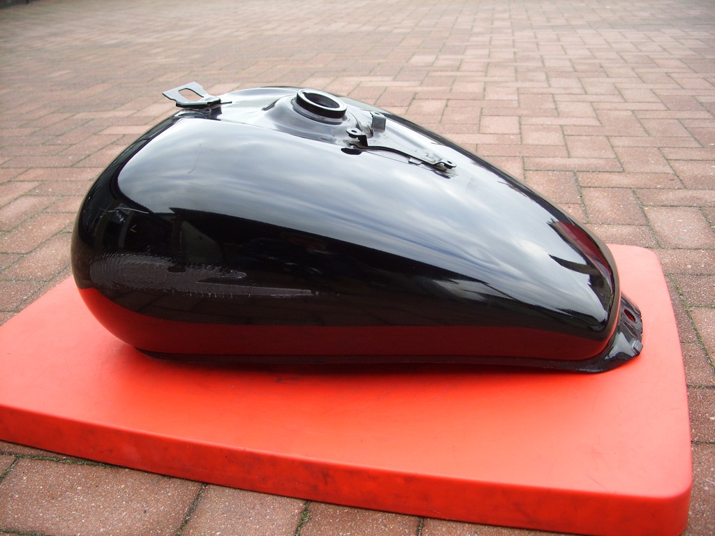 VTX 1300 C 07r ZBIORNIK PALIWA BAK