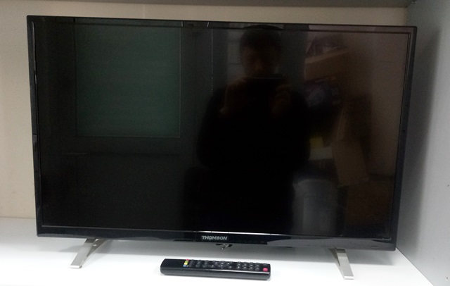 TELEWIZOR THOMSON 32 32HA3103+PILOT