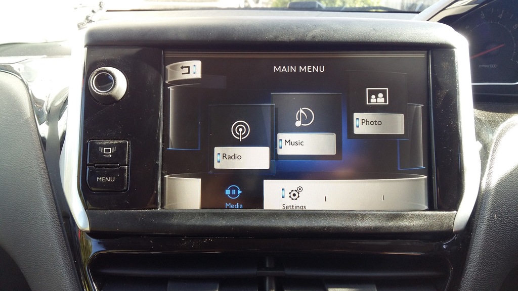 Peugeot 208 radio wyświetlacz dotykowy 9805301780