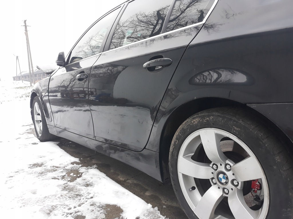 BMW E60 530D Bogate wyposażenie , uszkodzona