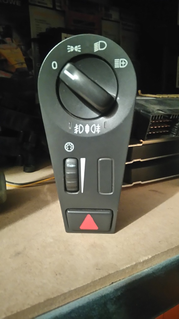 Włącznik przełącznik świateł Volvo FH 20953569