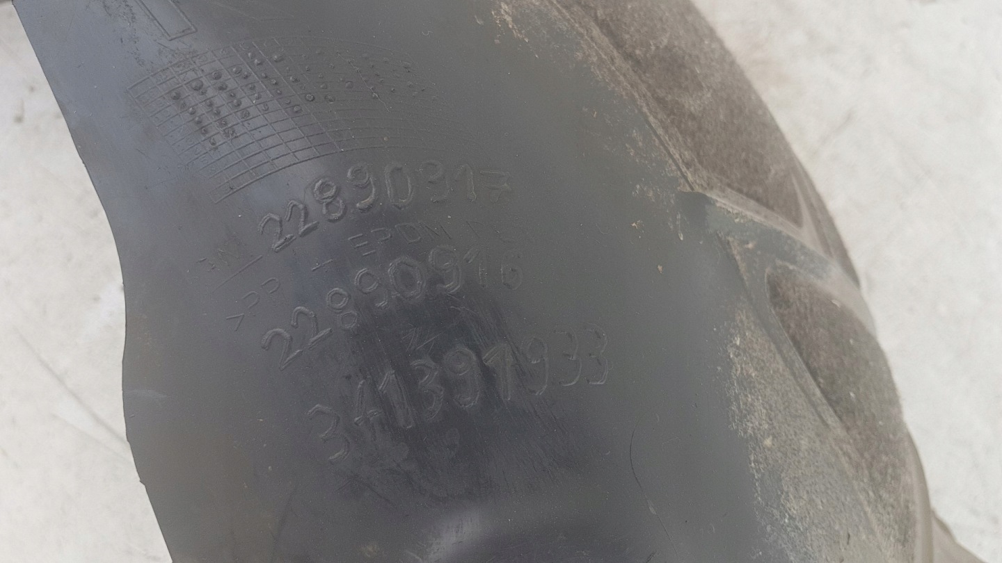 mudguard right front OPEL INSIGNIA A 22890917