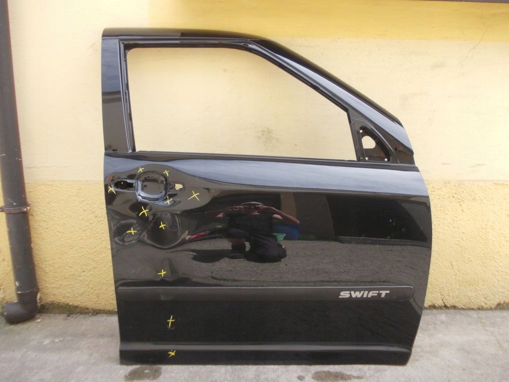 SUZUKI SWIFT MK6 door front front right