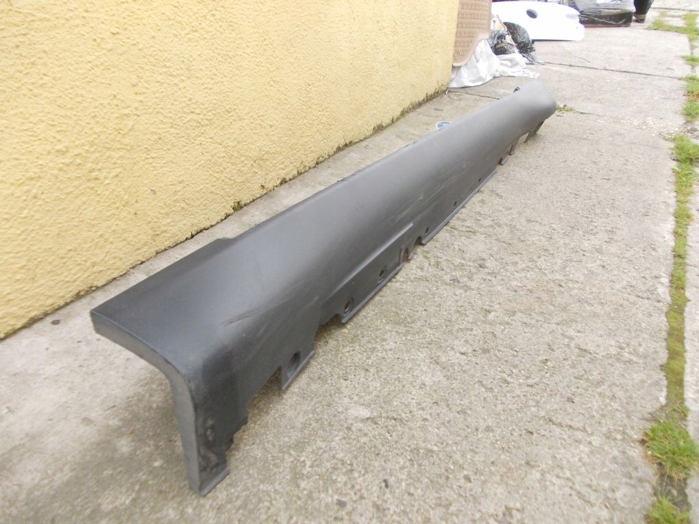 BMW X6 E71 SPORT threshold right cap