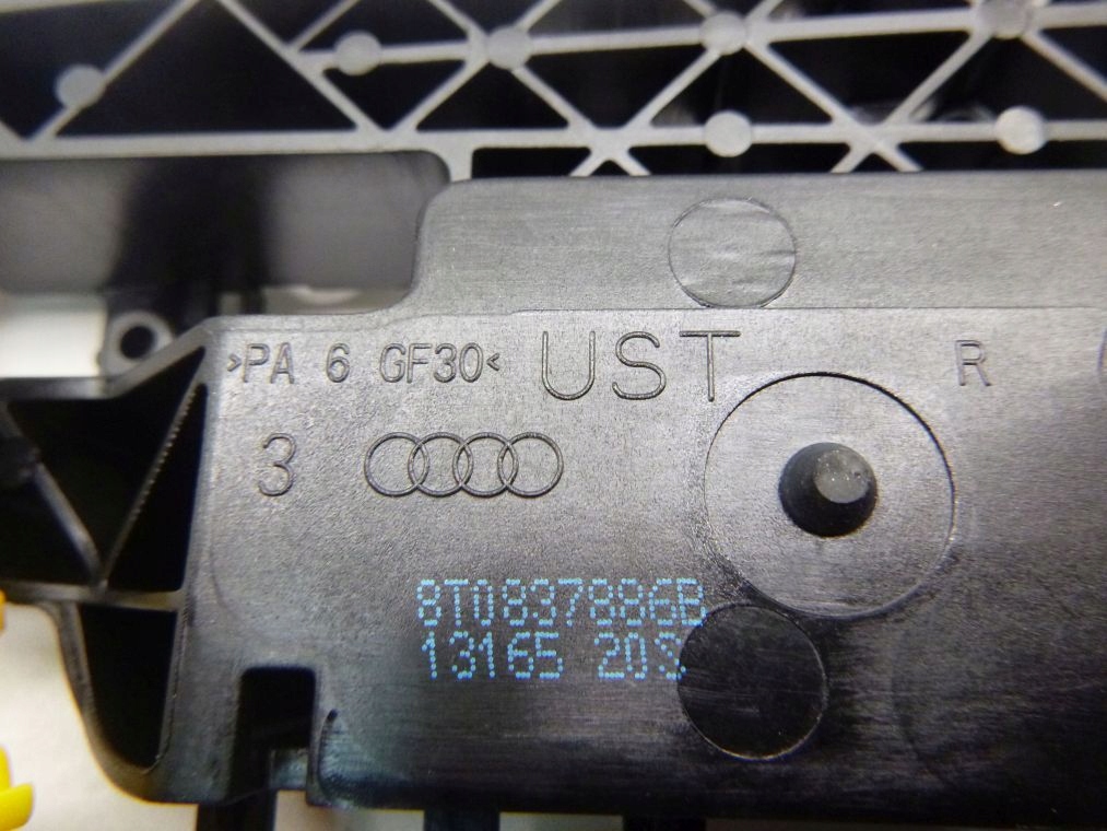 AUDI A4 B8 A5 8K lock door right