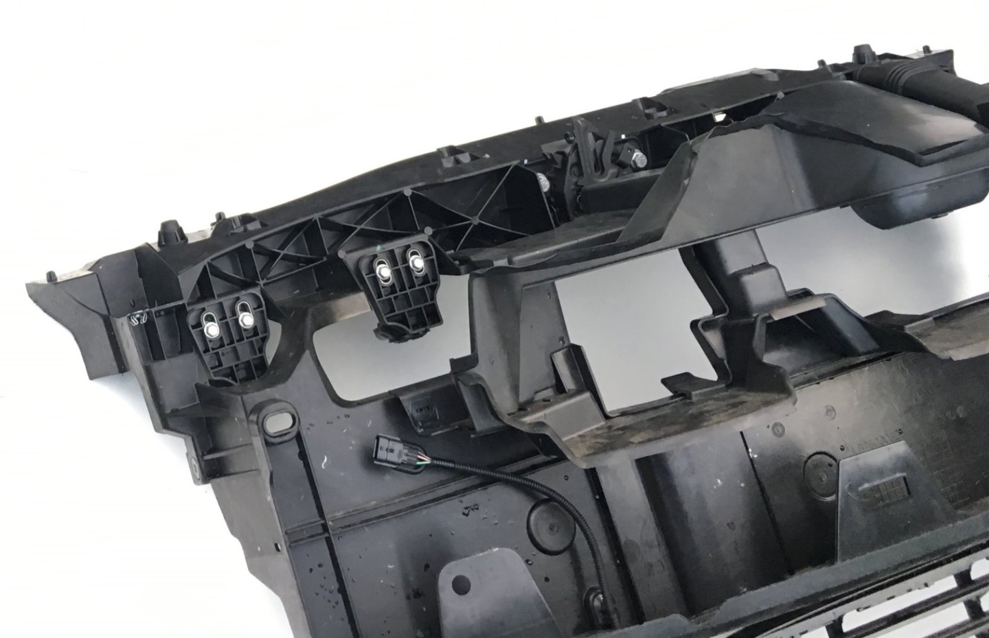 RENAULT SCENIC IV SUPPORT PANEL FOR RADIATORS PILLAR OF RADIATORS