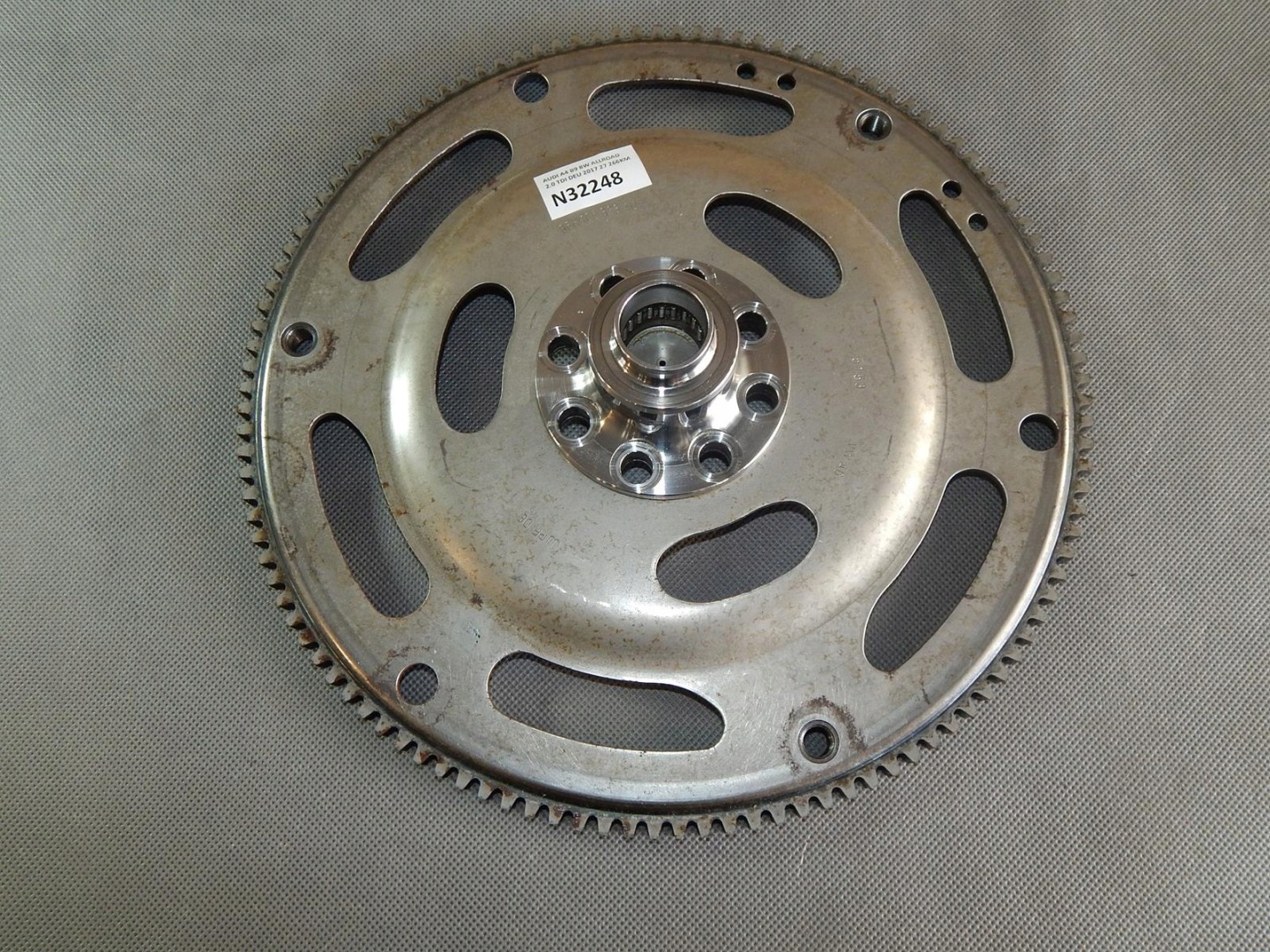 AUDI A4 B9 wheel flywheel 06H105323AD