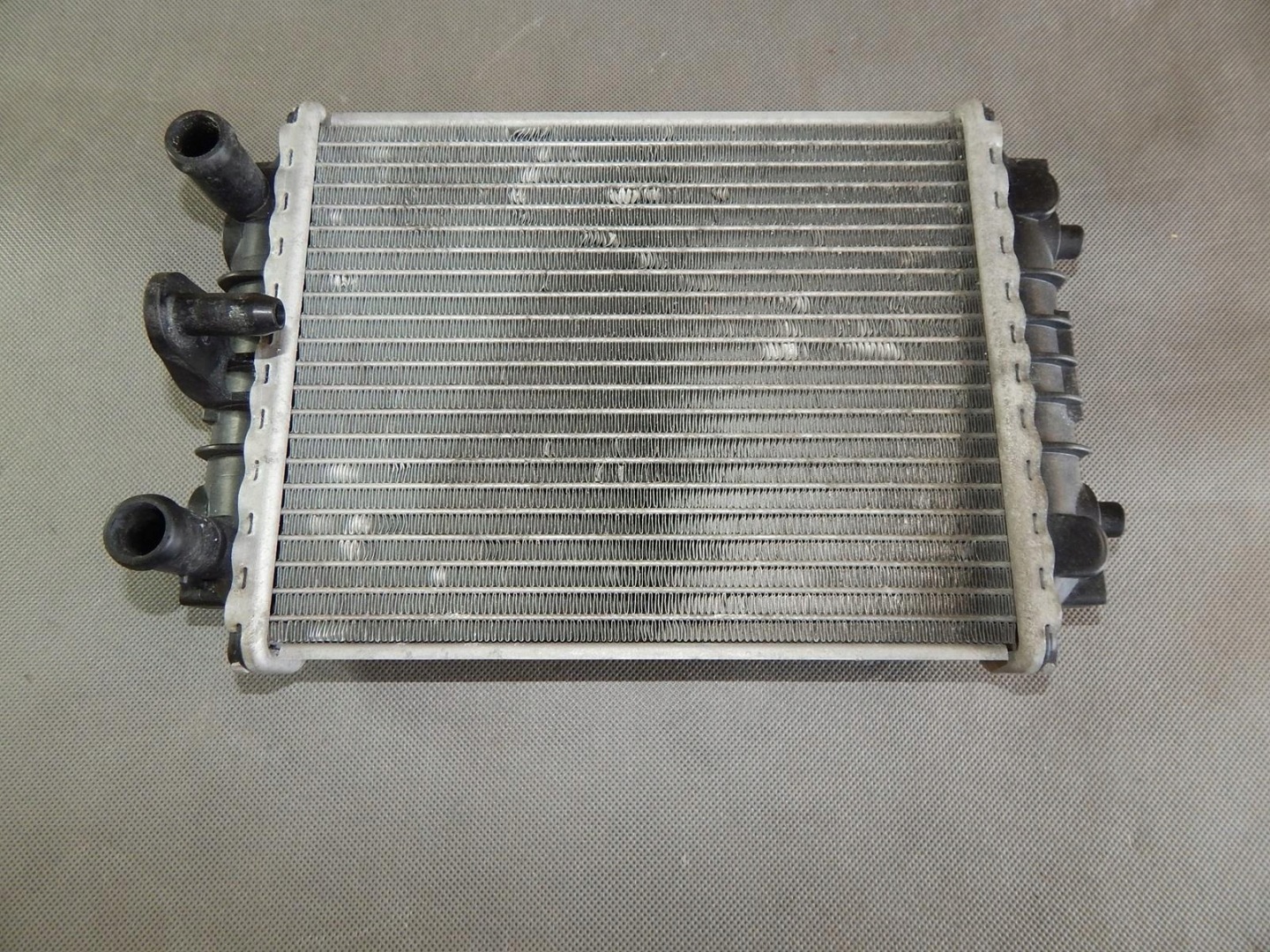 AUDI A8 L supplementary water cooler