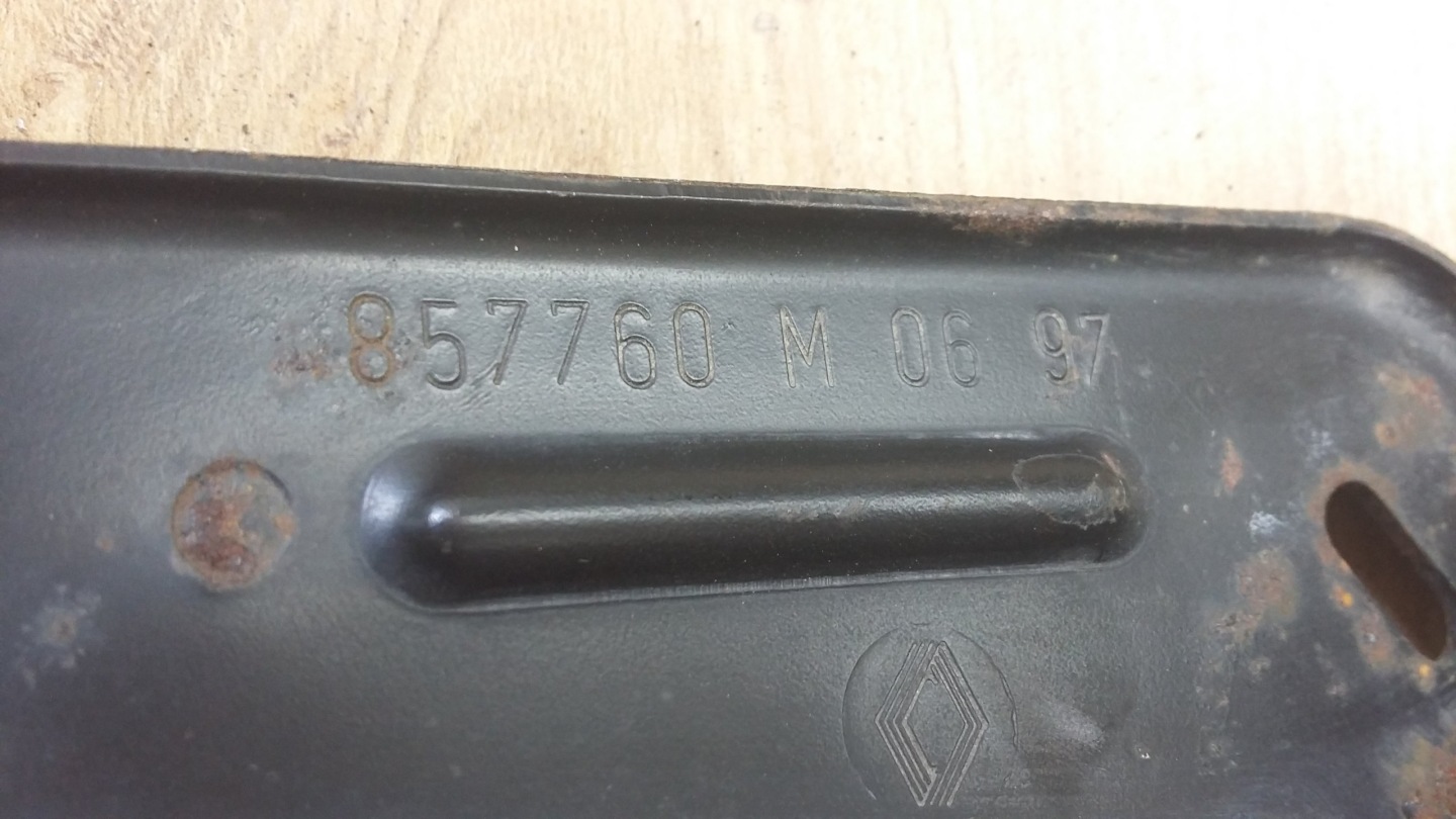 Support plaque Console RENAULT 857760M0697 OE