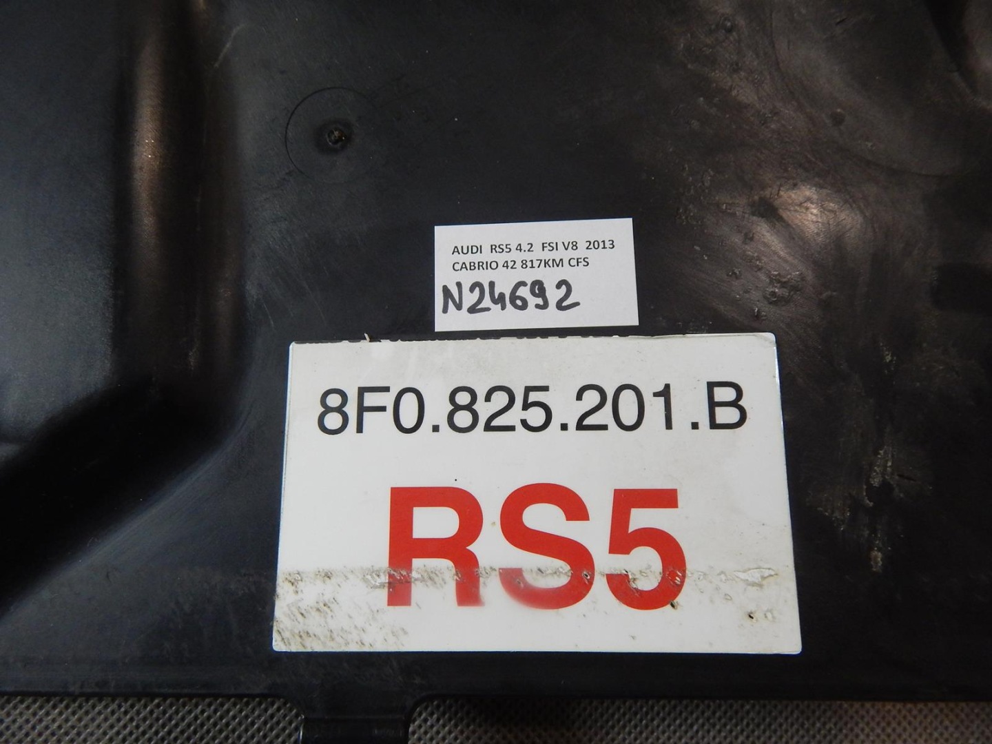 AUDI RS5 8T cover left chassis 8F0825201B