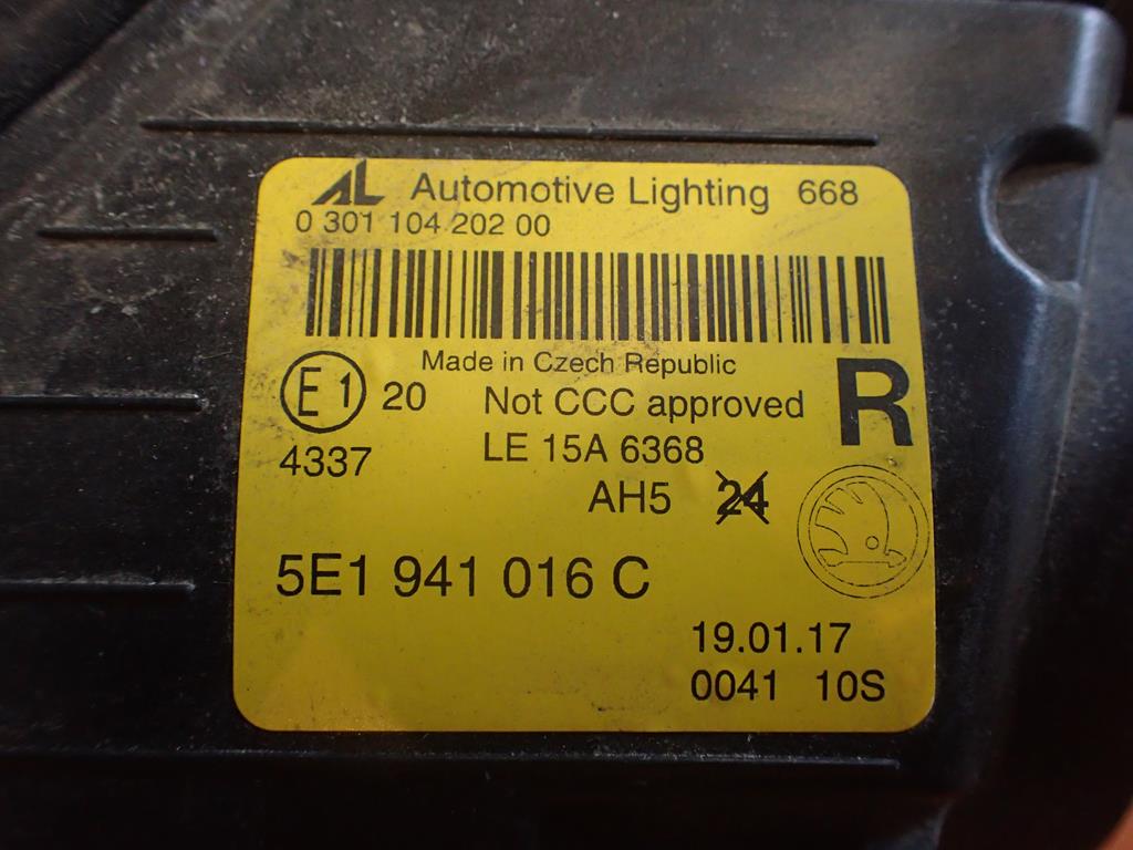 light front right SKODA OCTAVIA III LIFT 16- 5E