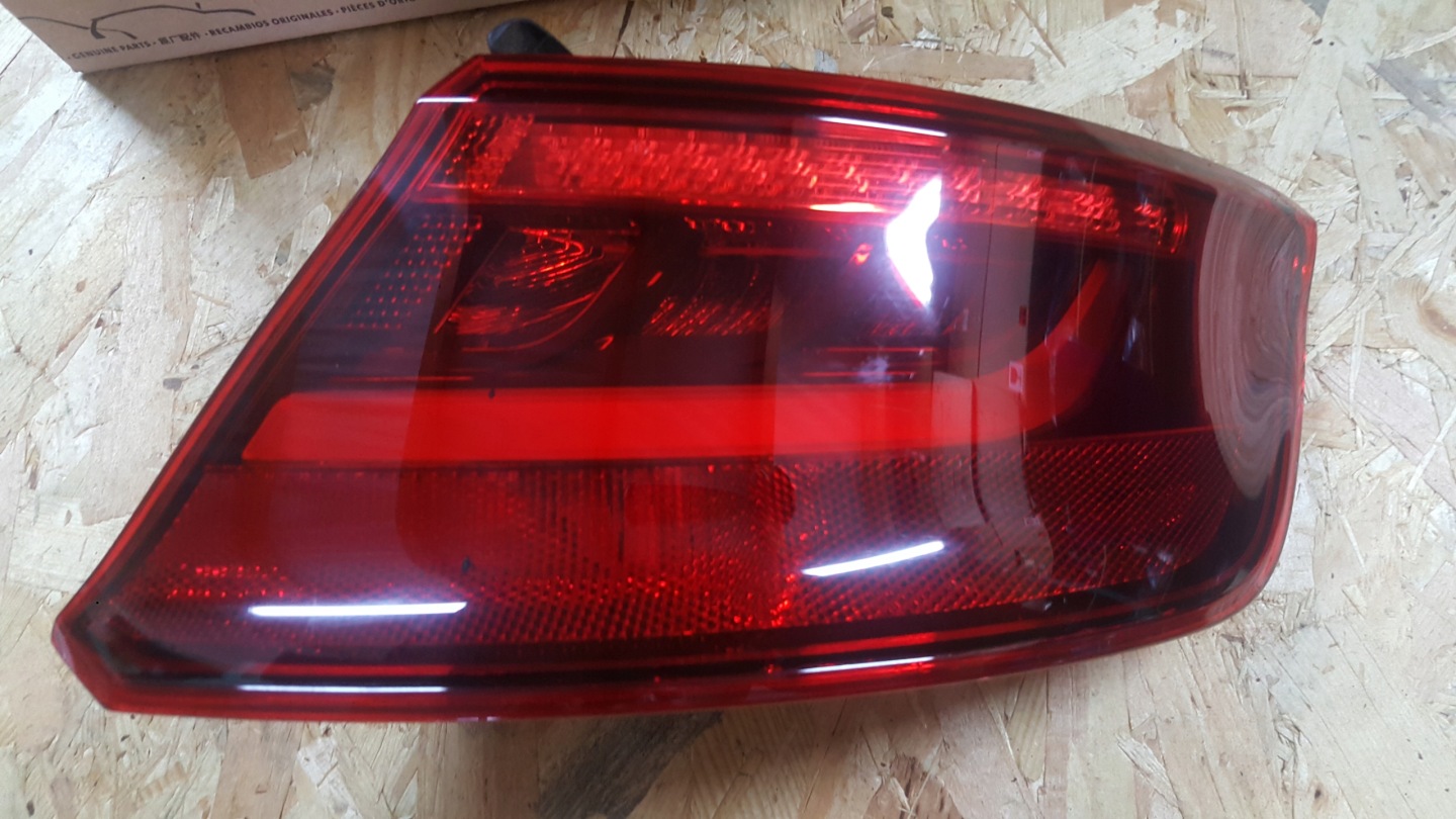 Audi A3 8V Rückleuchte 8V4945096A Rearlamp - Thumbnail 1
