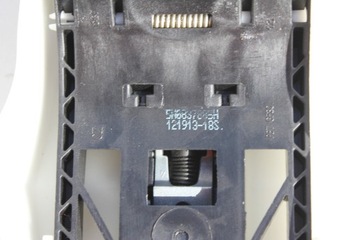 Prowadnik klamki z zamkiem drzwi Skoda 5N0837885H