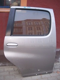 фото thumb №1, Дверь toyota yaris verso задняя правый oryg kpl x
