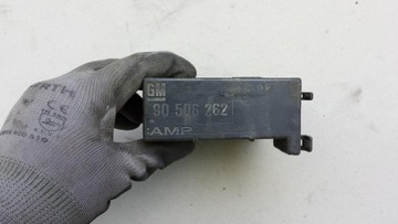 фото thumb №3, Крышка предохранителей opel vectra b 95-02 90506262