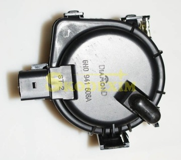 HALOGEN LAMPA PRAWA SKODA FELICIA FELICJA 98-