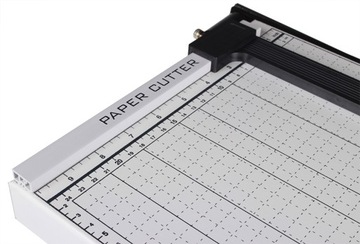 Гильотинный нож-триммер для бумаги формата А4.