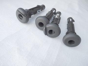 фото thumb №1, Citroen c3 кронштейн підголівник оригінал