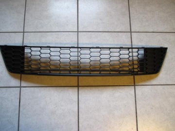 Решётка бампера средняя skoda octavia iii rs фото №1