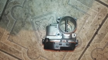 Peugeot citroen 1,6 hdi дросельна заслінка 9807238580 фото №1