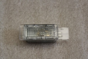 Лампа освітлення інтер'єру vw t roc 2ga 6l0947565 фото №1