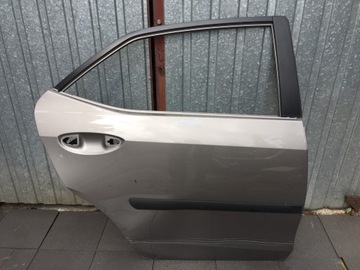 Toyota corolla e16 праві двері зад задні 2013- фото №1