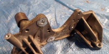 Vw audi 3.0 tdi кронштейн насоса 059130147f, фото