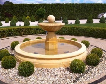 Stylish fountain з natural sandstone, фото