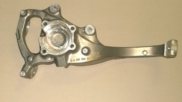 Mercedes e class w213# a2133325400 front trunnion, фото