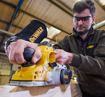 Электрический рубанок DeWalt D26500K, корпус 82 мм