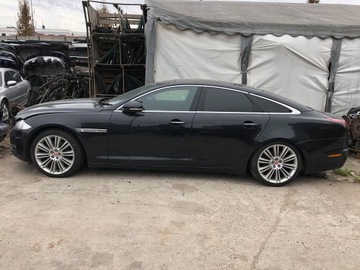 DVEŘE LEVÝ ZADNÍ JAGUAR XJ X351