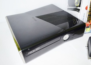 XBOX 360 S 250 ГБ + KINECT + PAD + 4 ИГРЫ