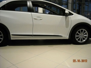 HONDA CIVIC IX 2012-17 5d и Боковые молдинги Tourer