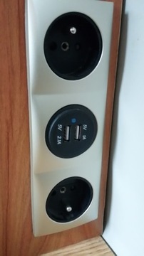 Gniazdo ładowarka USB 5V 2x2,1A system BERKER