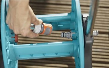 Wózek na wąż AquaRoll M Easy Gardena 18517 zestaw wózka z wężem