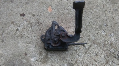 Mazda mpv замок капот перед фото №1