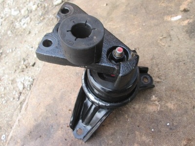 Подушка двигуна кронштейн kia sportage ix35 2.0 crdi фото №1