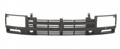 Решётка радиатора передняя renault trafic 89-94 фото №1