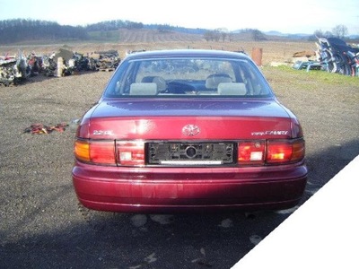Toyota camry sedan 91-96 скло задня задня фото №1
