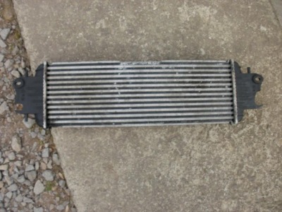Радіатор інтеркулера opel vivaro 1,9 dci фото №1