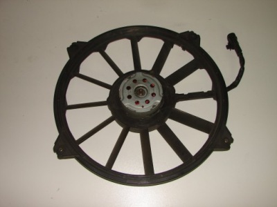 Вентилятор радіатора корпус peugeot 308 3008 фото №1