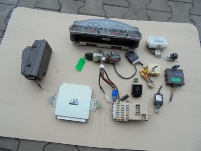 Бортовой компьютер двигателя subaru outback 2 2.5 b -доставка- фото №1