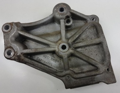 Кронштейн компрессора кондиционера carisma 1.6 mr513093 фото №1