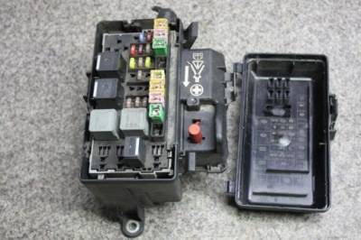 Transit 2.2tdci коробка предохранителей 6c1t14067aa фото №1